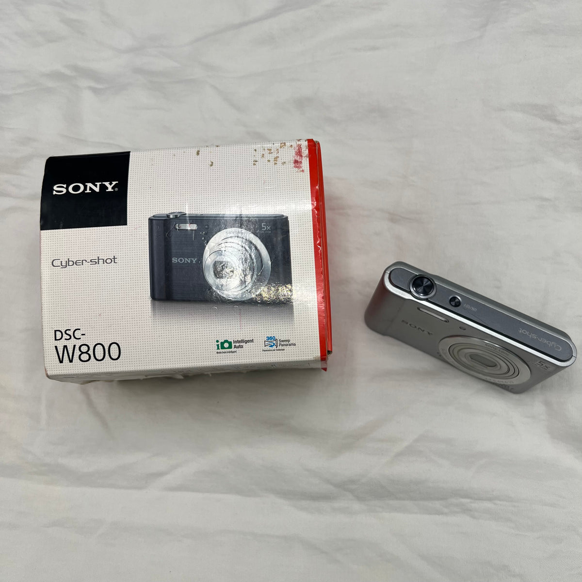 Sony Cyber-shot W800 digicam back and LCD screen - Camzz