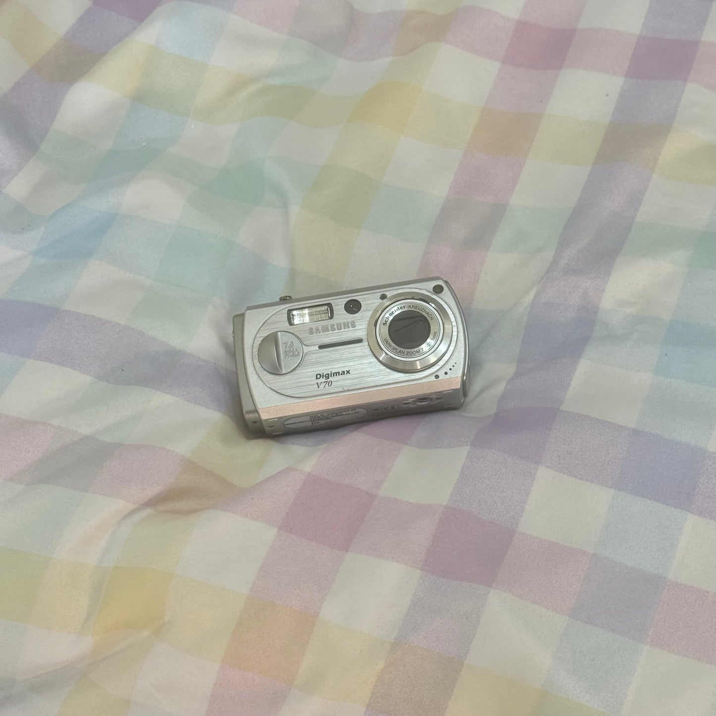 Samsung Digimax V70 with box