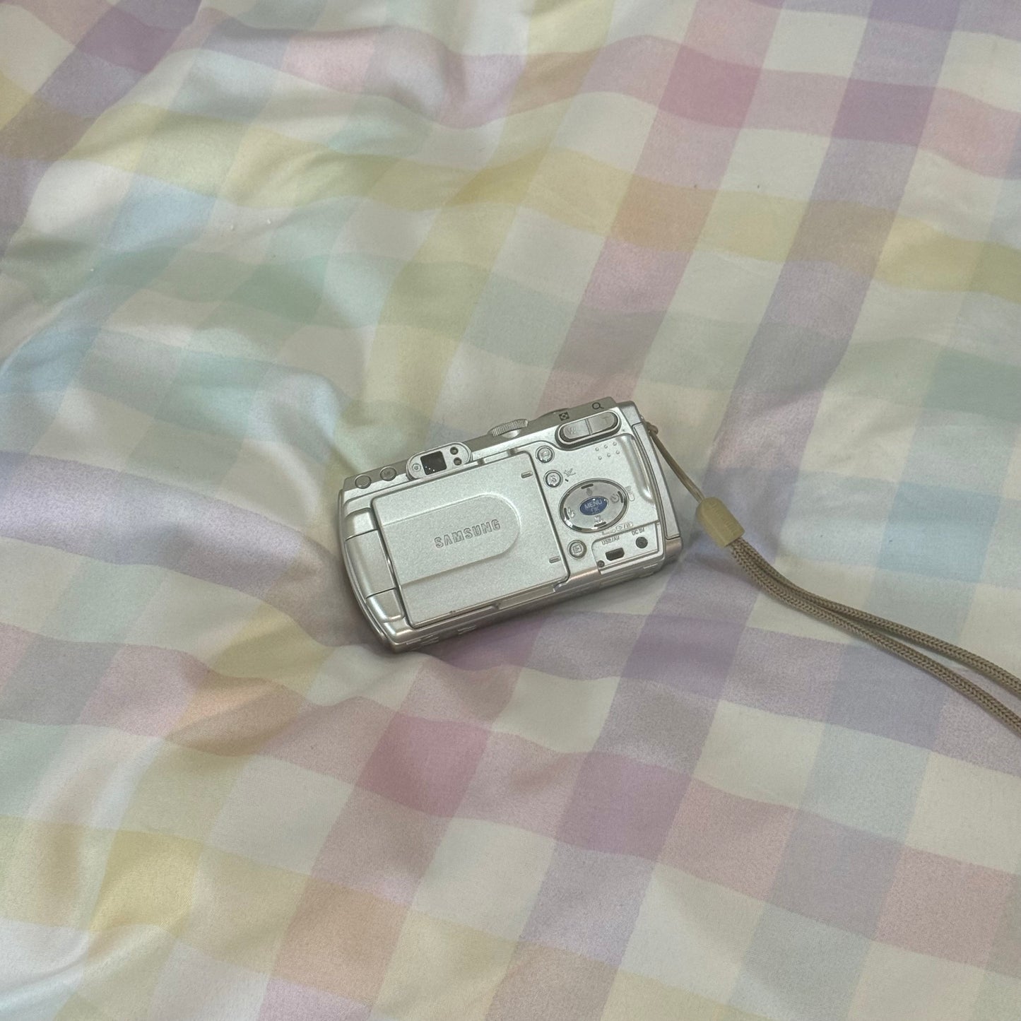 Samsung Digimax V70 with box