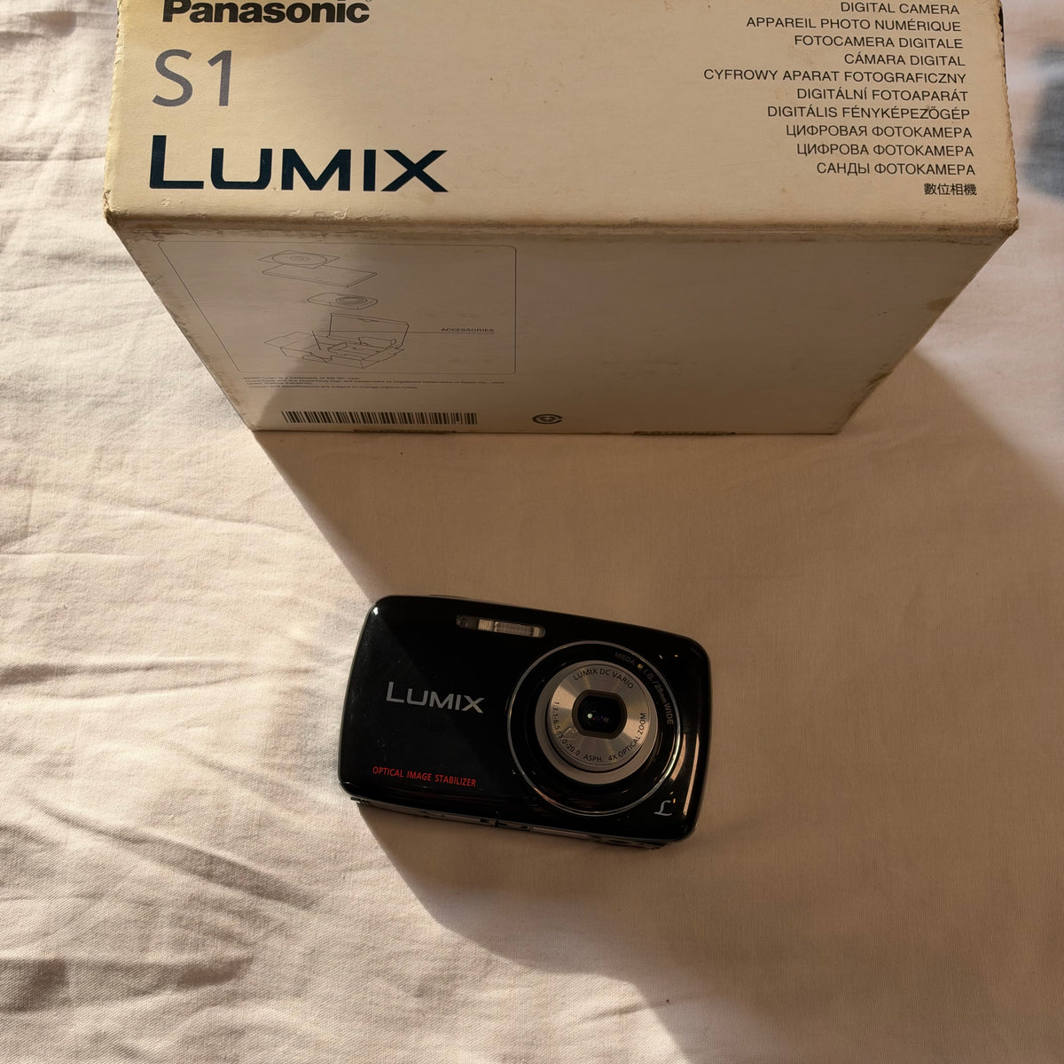 Lumix DMC S1